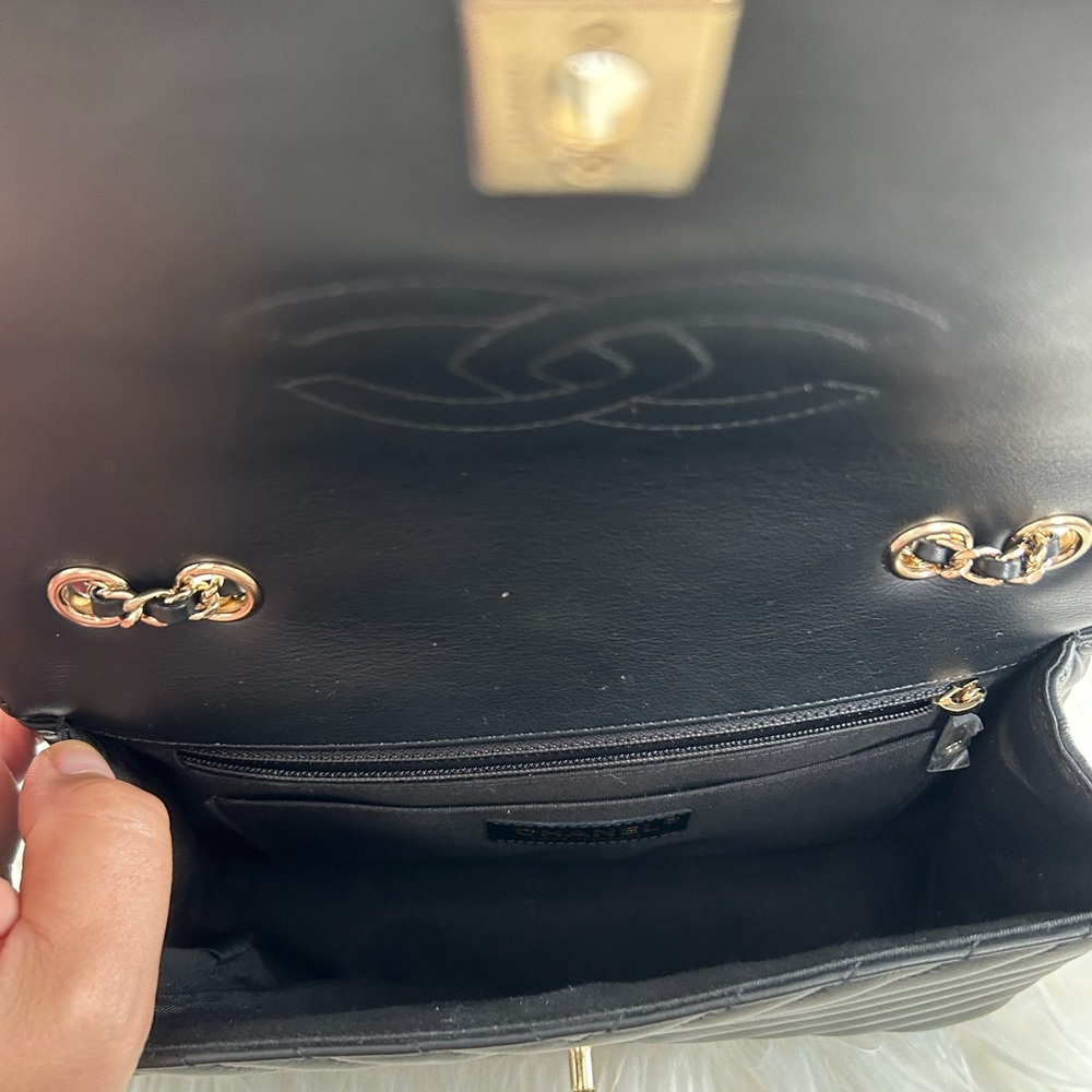 Chanel Chevron Statement Flap - image 6